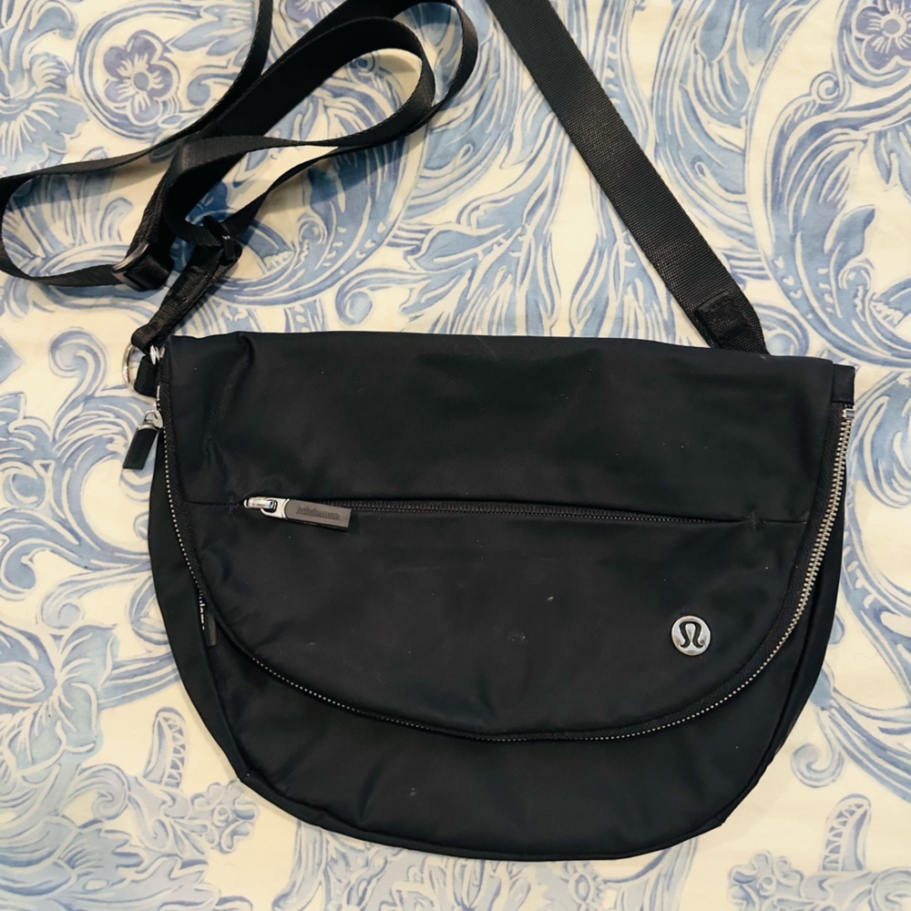 Lululemon All Night Festival Bag Purse Tote Black Zip Lulu Lemon